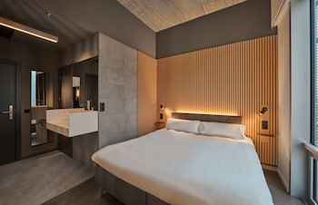 zleep hotel madrid airport