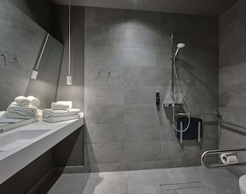 zleep hotel madrid airport