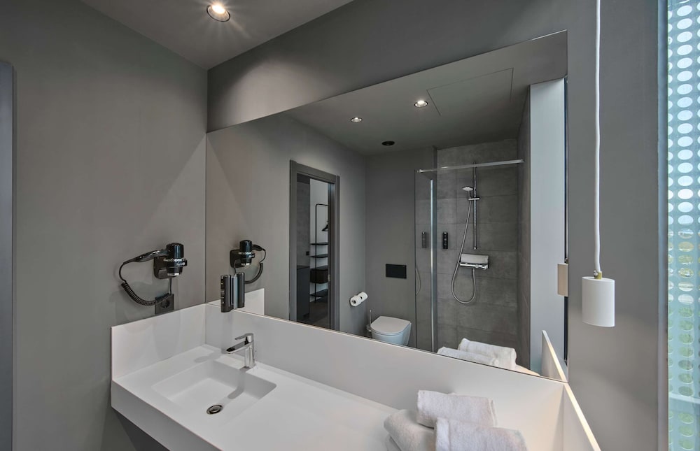 zleep hotel madrid airport