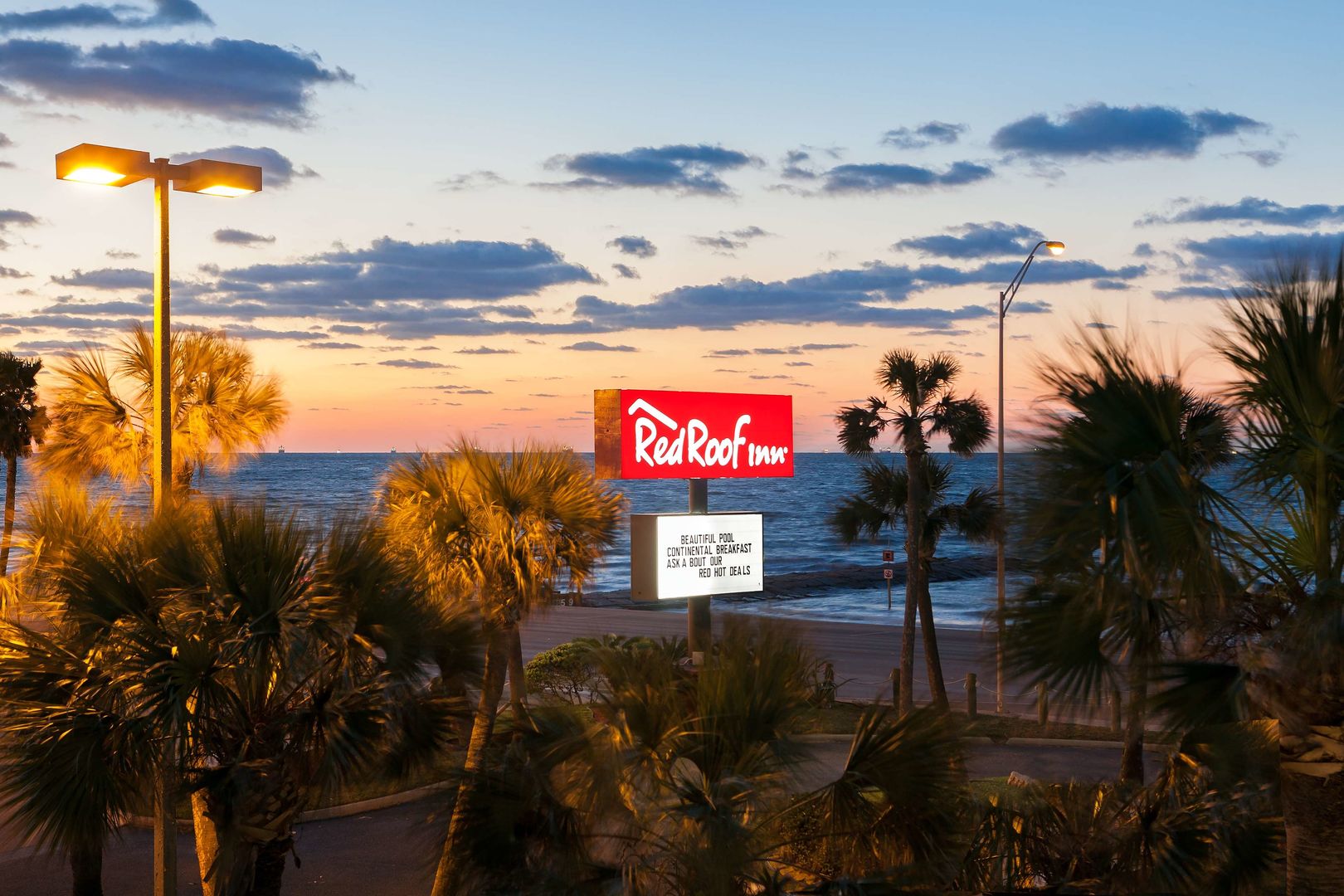 red roof inn galveston beachfront convention center