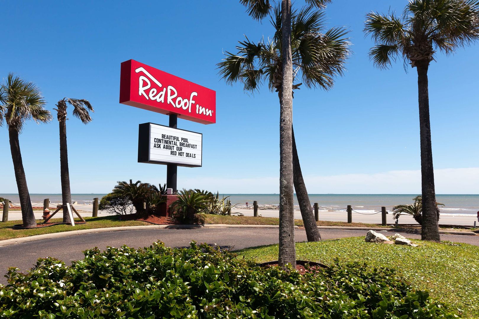 red roof inn galveston beachfront convention center