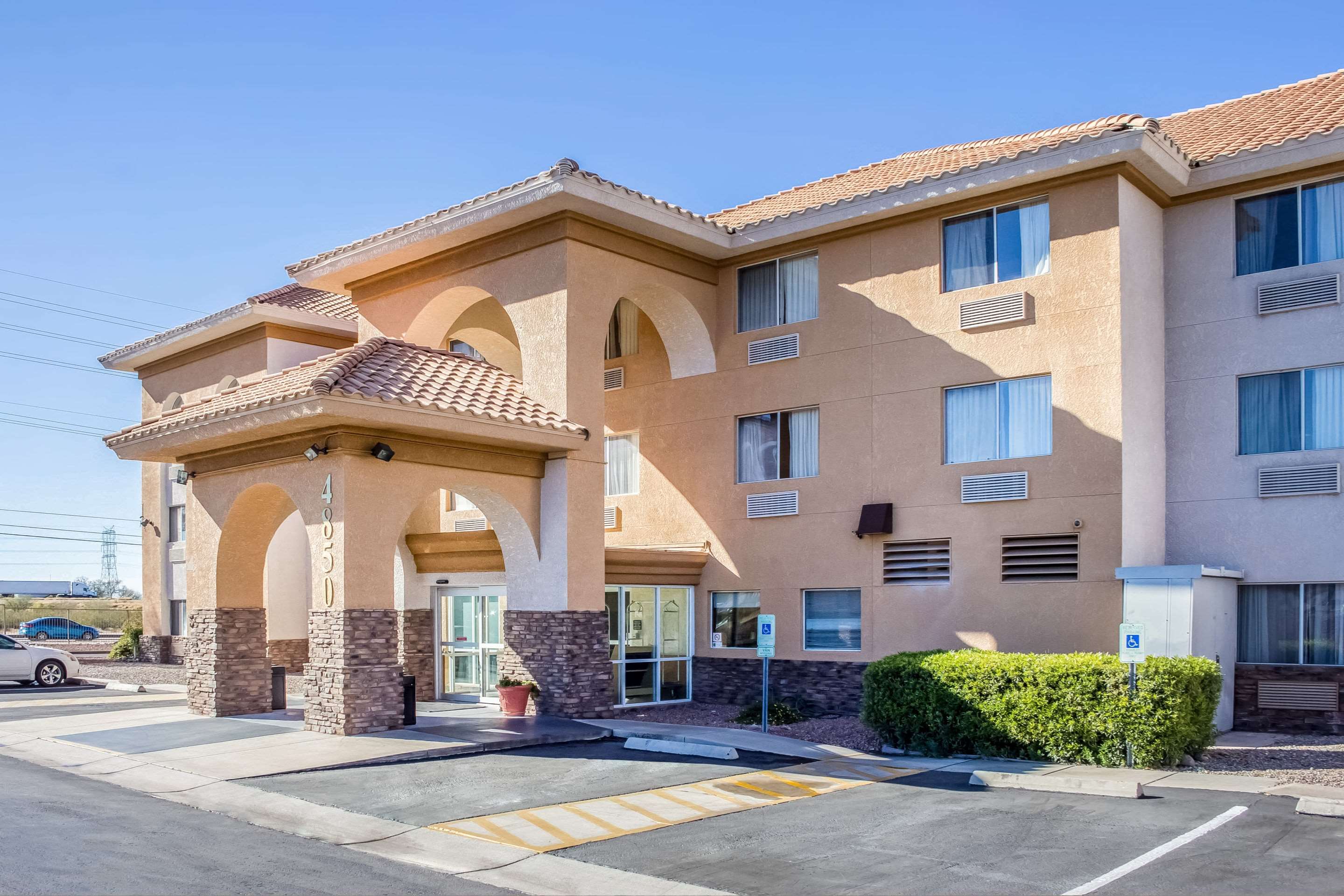 comfort inn and suites near kino sports complex