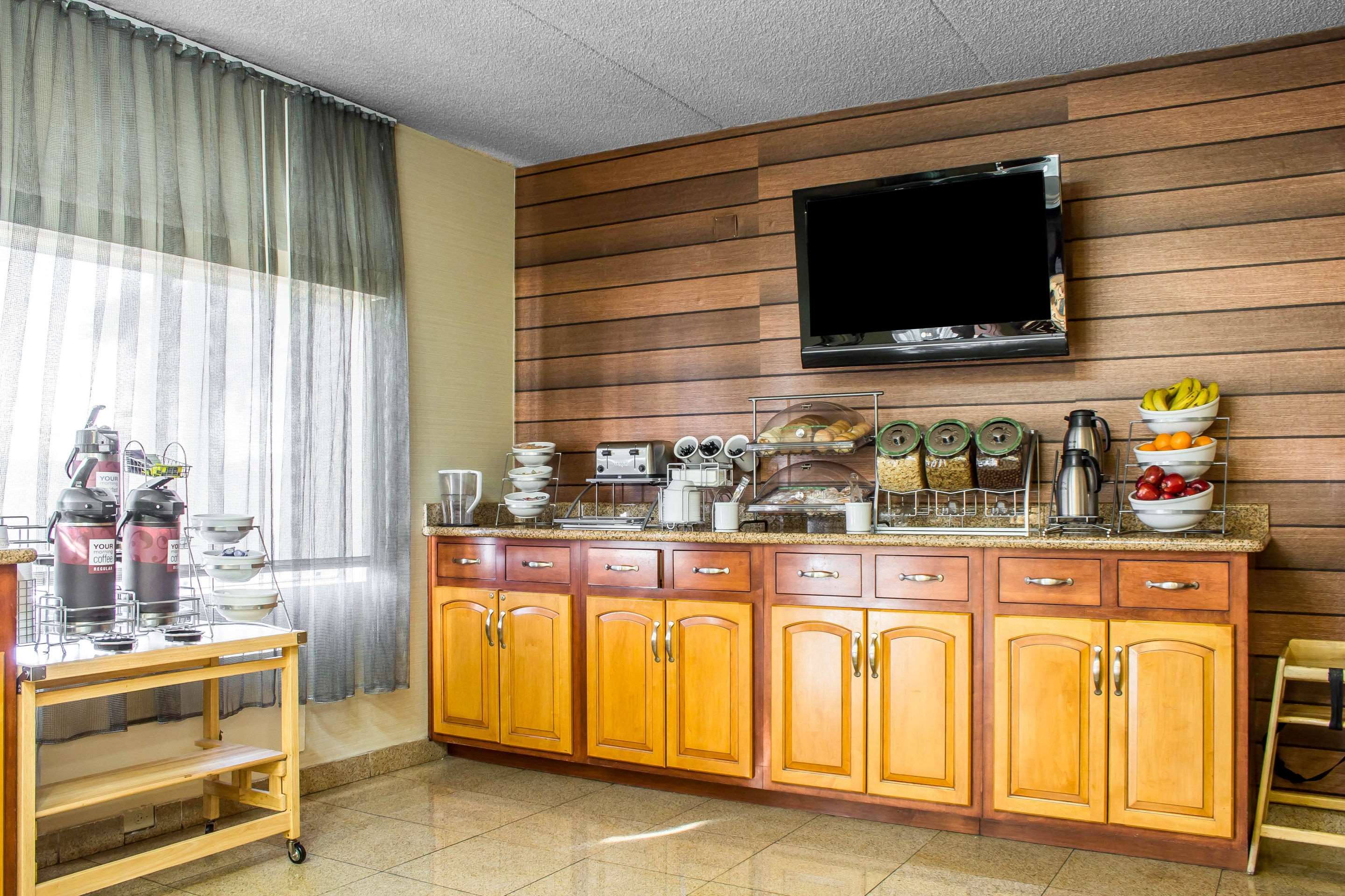 comfort inn and suites near kino sports complex