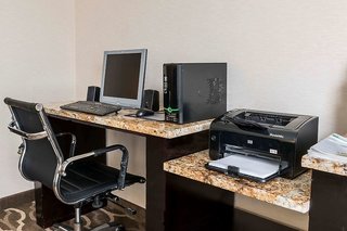 Comfort Inn - Pocono Mountains,East Side>>Crystal Lake,3 star