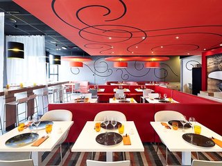 ibis marne la vallee champs