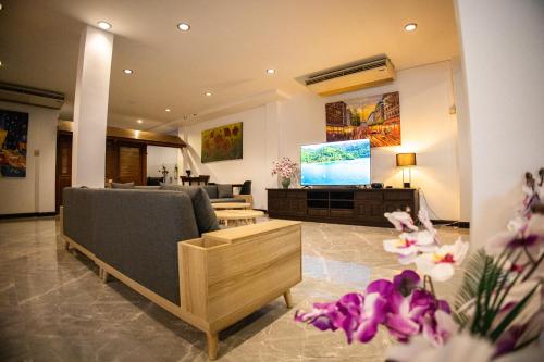 ricos patong residence
