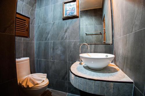 ricos patong residence