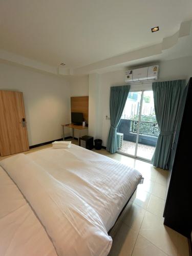 The Base Inn,529 Soi Pattayasaisong 11,,3 star