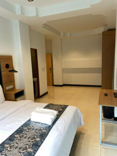 The Base Inn,529 Soi Pattayasaisong 11,,3 star