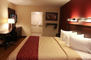 Red Roof Inn Plus+ Pittsburgh South - Airport,Mckees Rocks>>Allegheny County,3 star