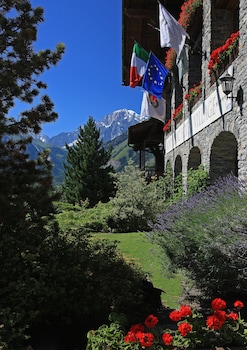 Relais Mont Blanc,Near Marais Natural Reserve,5 star