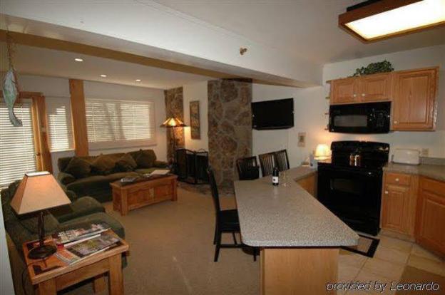 laurelwood condominiums