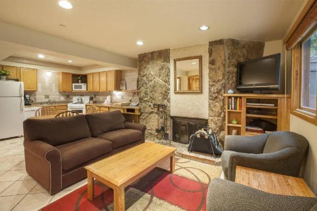 laurelwood condominiums