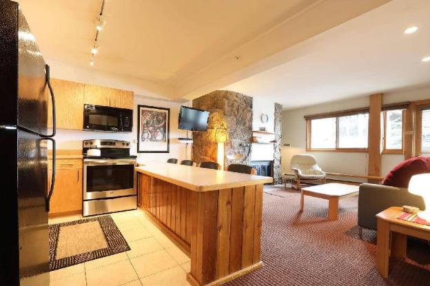 laurelwood condominiums