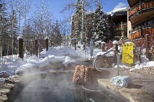 laurelwood condominiums