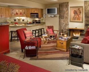 laurelwood condominiums