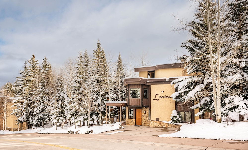 laurelwood condominiums