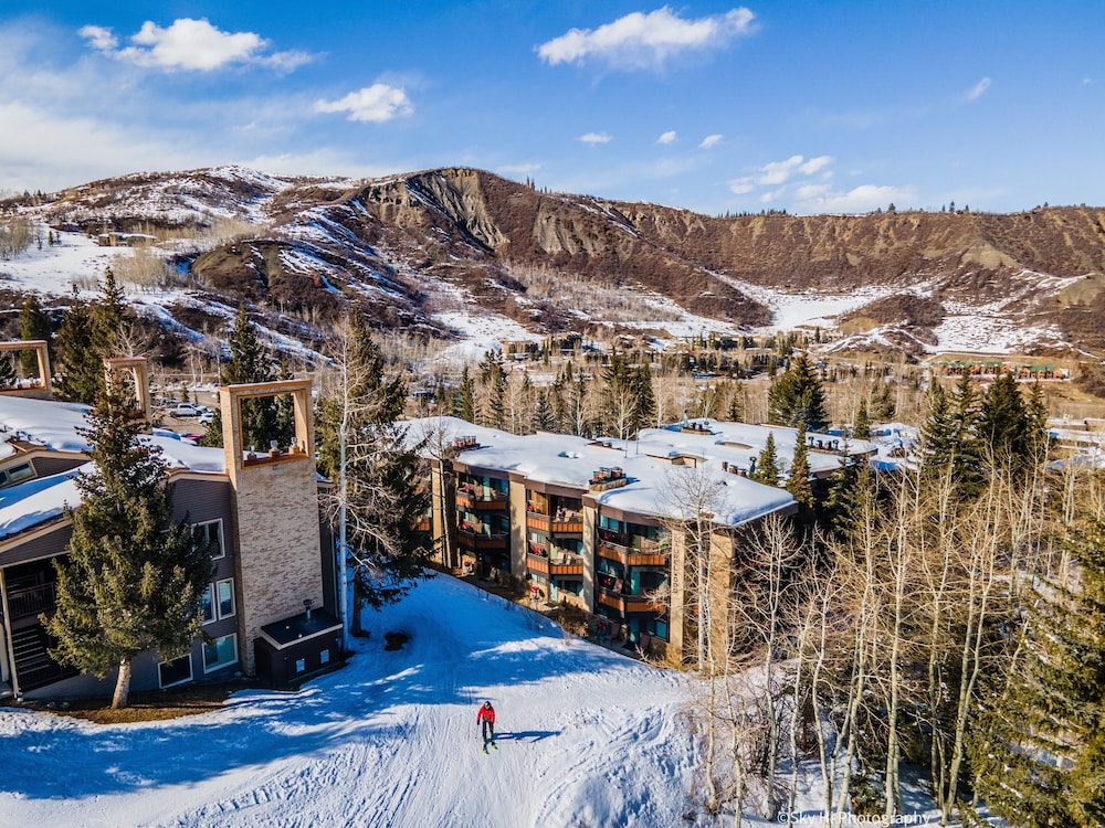 laurelwood condominiums