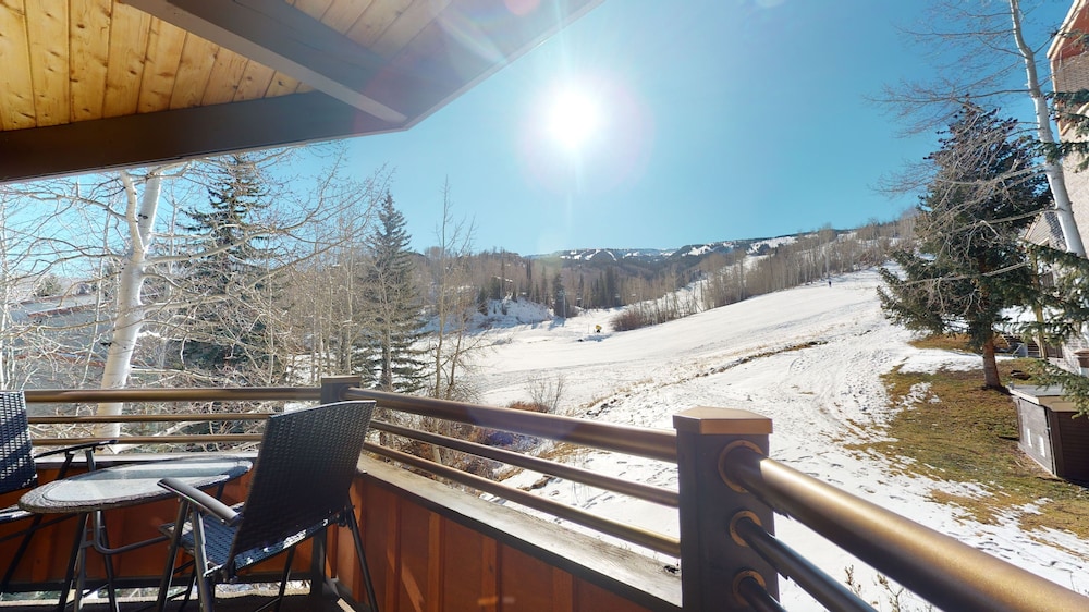 laurelwood condominiums