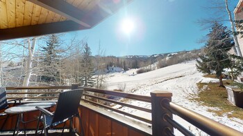 laurelwood condominiums