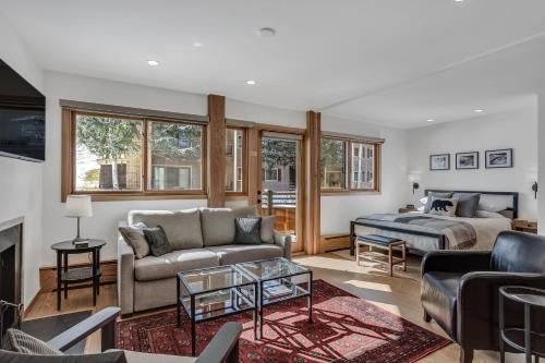 laurelwood condominiums