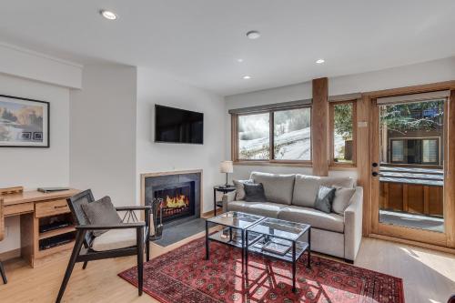 laurelwood condominiums