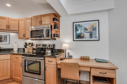 laurelwood condominiums