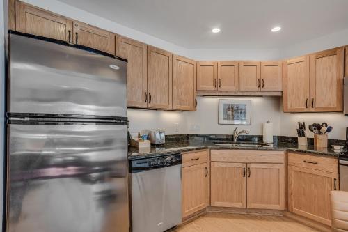 laurelwood condominiums