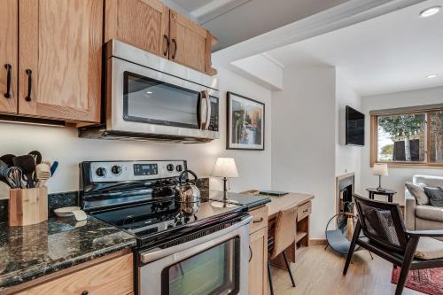 laurelwood condominiums