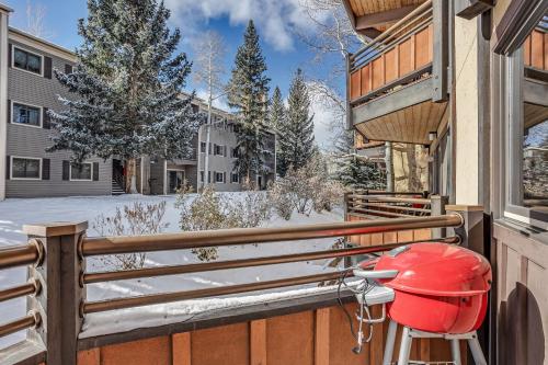 laurelwood condominiums