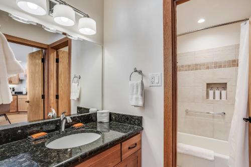 laurelwood condominiums