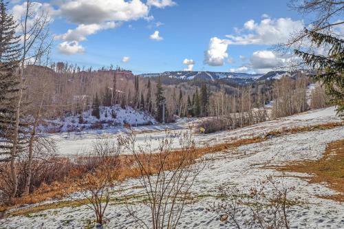 laurelwood condominiums