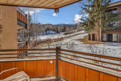 laurelwood condominiums