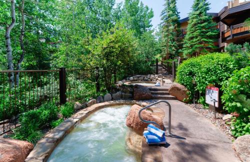 laurelwood condominiums