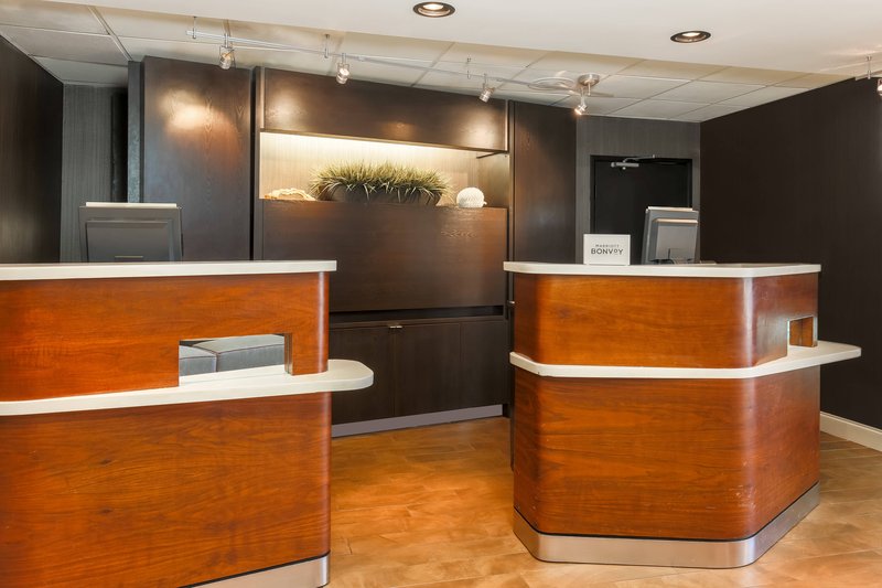 courtyard by marriott monroe airport