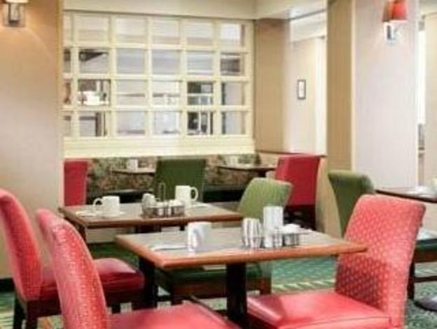 courtyard by marriott richmond northwest