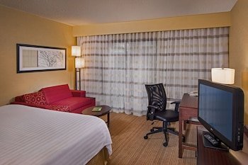 courtyard by marriott richmond northwest