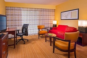courtyard by marriott richmond northwest