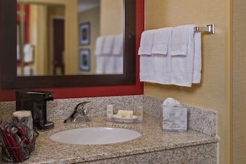 courtyard by marriott richmond northwest