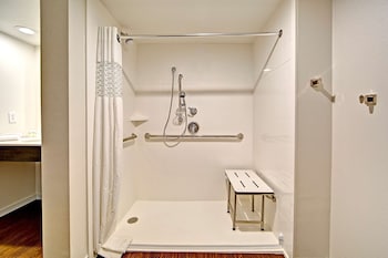 hampton inn and suites asheville airport