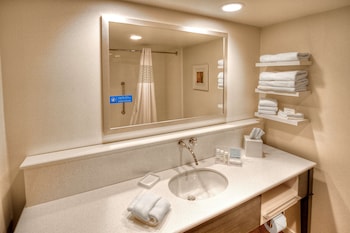 hampton inn and suites asheville airport