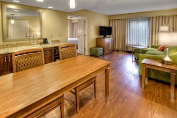 hampton inn and suites asheville airport