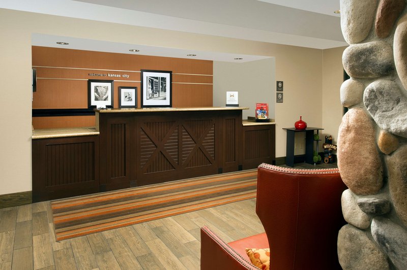 hampton inn kansas city the legends