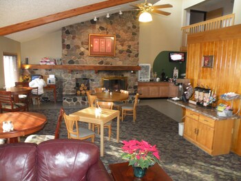 Boarders Inn & Suites By Cobblestone Hotels - Ripon,Oshkosh>>Fond Du Lac,3 star