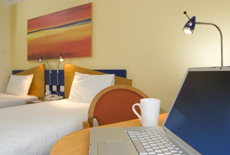 holiday inn express stoke on trent by ihg