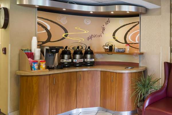 red roof inn dayton north airport