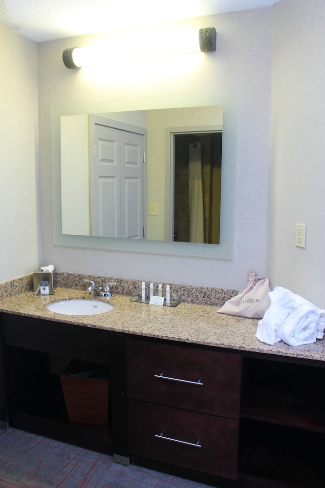 doubletree suites by hilton dayton miamisburg