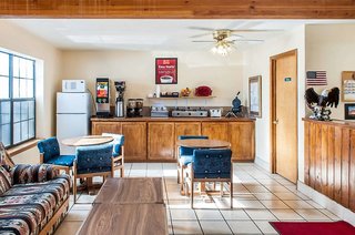 Econo Lodge,Eagle Nest>>Albuquerque,2 star