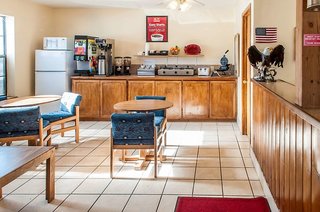 Econo Lodge,Eagle Nest>>Albuquerque,2 star