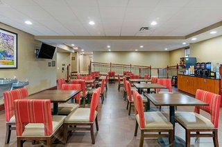 comfort inn and suites macon west